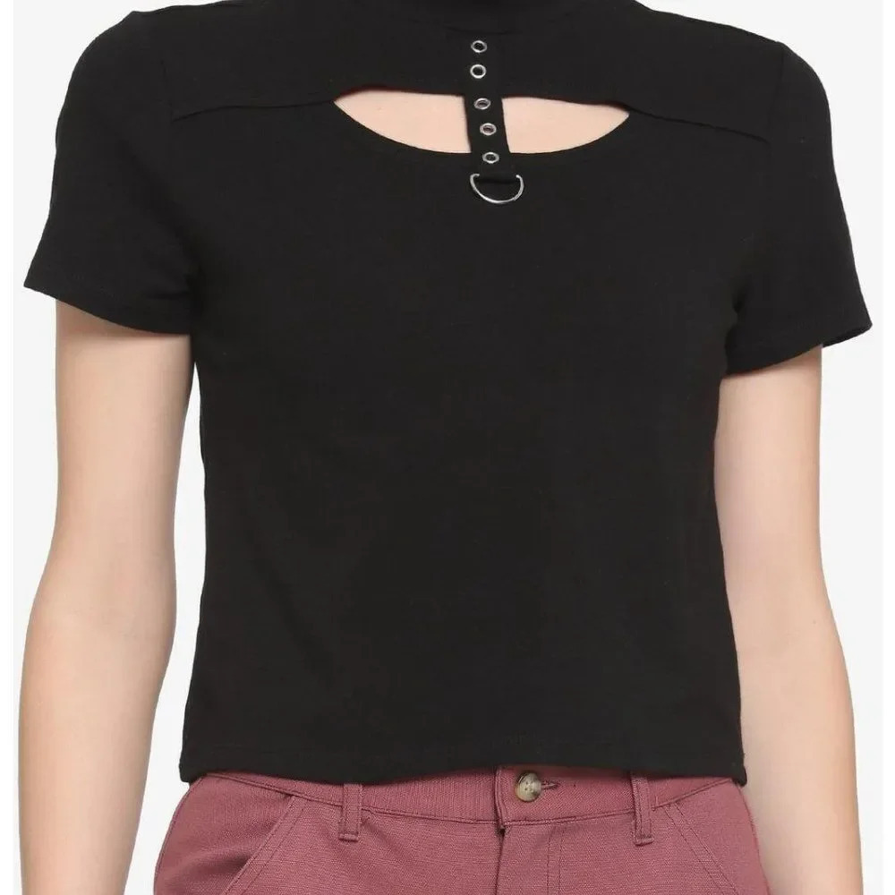 HOT TOPIC Grommet & D-Ring Strap Mock Neck Cutout Girls Crop T-Shirt Size 5X Jr